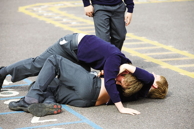 Чак 46 одсто ђака познаје некога кога малтретирају вршњаци: Да ли су просветним радницима везане руке у случају вршњачког насиља 
